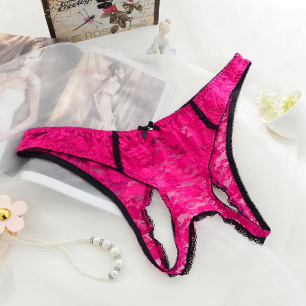 PINK Plus size Crotchless Lace panties